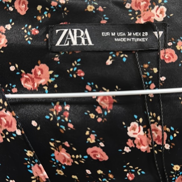 🆕 Zara Floral Long Sleeve Dress with Ruched Panels at Waist- 100% Viscose - Picture 6 of 13